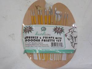 Daveliou Brushes and Paints with Wo...