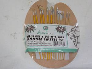 Daveliou Brushes and Paints with Wo...