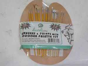 Daveliou Brushes and Paints with Wo...