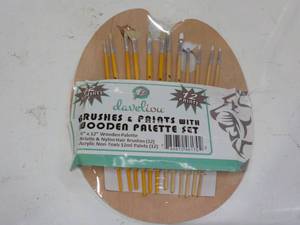 Daveliou Brushes and Paints with Wo...