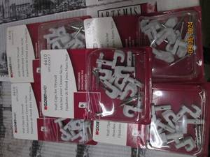 5 packages of 7 closetmaid wall cli...
