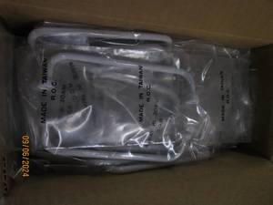 package of 25 new white drawer hand...