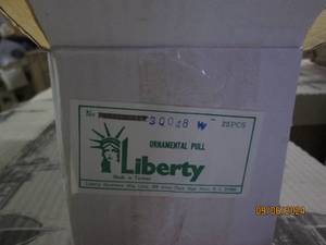 package of 25 new white drawer hand...