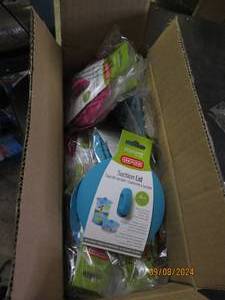 package of 12 dexas suction lids...