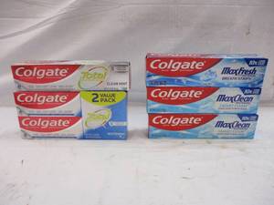 6 Colgate 4.8 oz tubes of toothpast...