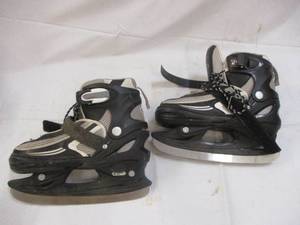 Ice skates kids youth size 1-4 used...