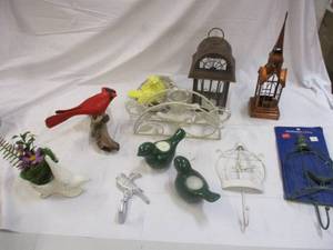 Collection of bird themed decor...