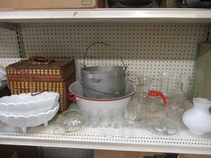 Miscellaneous houseware and decor l...