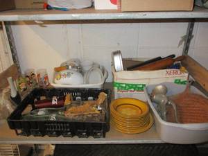 Lot of kitchenware including vintag...