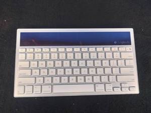 Logitech Wireless Solar Mac iPad iPhone Keyboard K760