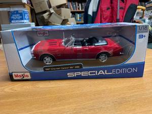lot 37 image: Maisto 1967 Camaro 118 Diecast Metal Car