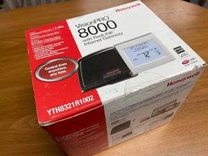 lot 42 image: Honeywell VisionPRO 8000 Internet Gateway