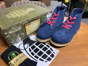 lot 54 image: Grenade Desert Storm Blue Boot Size 9