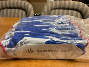 lot 79 image: One Dozen Safelite Work Gloves Size 8
