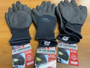 lot 80 image: 3 Pair Ice Gripster Gloves Sizes Med, Large, XL