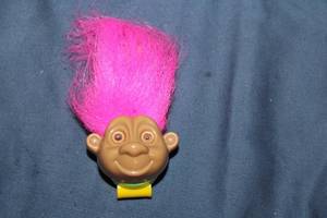 lot 169 image: Vintage Trollkins Watch with Pink Hair