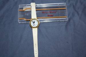 lot 211 image: Vintage Hugo Mann Quartz Watch with Genuine Leather Strap