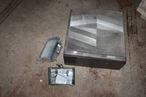 lot 30 image: Lot of Commercial Floodlights and Housing Box