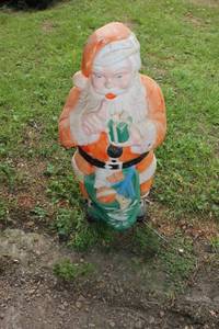lot A-40 image: Vintage Lighted Santa Claus Outdoor Decoration