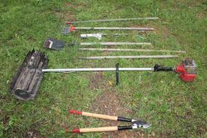lot 44 image: Lot of Various Gardening and Yard Tools
