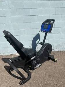 lot 20 image: StairMaster 3800 Momentum Physical Therapy Variable Resistance Recumbent Bike -It feels less strenuous, allowing you to exercise with less muscle fatigue -ideal for users with lower back problems.&nbspWorks Great