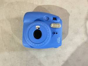 lot 331 image: Fujifilm Instax Mini 9 Instant Camera
