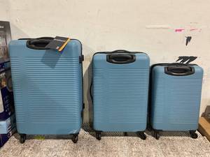 lot 84 image: 5PCS Protocol Phoenix Hardside Luggage Set