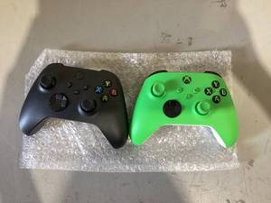 lot 404 image: LOT OF 2 Xbox Microsft Controllers