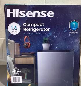 lot 421 image: Hisense 1.6 cu ft Compact Refrigerator