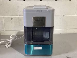 lot 435 image: Frigidaire Gallery 44 lbs. Touchscreen Nugget Ice Maker