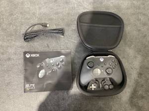 lot 515 image: Microsoft Xbox Elite Series 2 Wireless Controller
