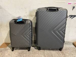 lot 154 image: 2PCS Hardshell Luggage Sets, Carry on Luggage ABS Spinner Suitcase Travelling with TSA Lock