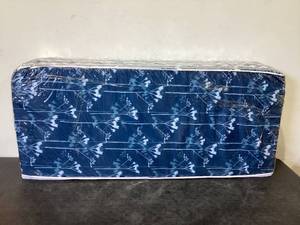 lot 565 image: Full Size Hi Folding Mattress