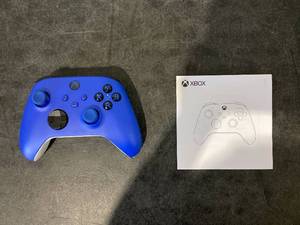 lot 570 image: Microsoft Xbox Wireless Controller