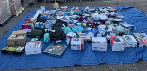 lot 762 image: Wholesale Pallet of Assorted  Miscellaneous Items