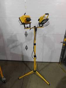 lot 62 image: Double Shop Work Light