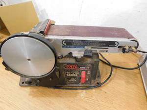 lot 76 image: Skill Table Sander 4 Belt  6 Disc