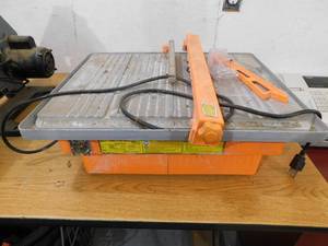 lot 78 image: Chicago 7 Wet Tile Saw