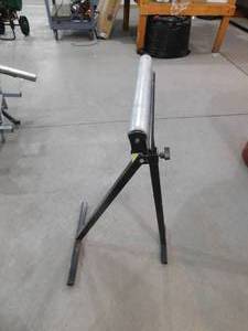 lot 91 image: Adjustable Roller Stand