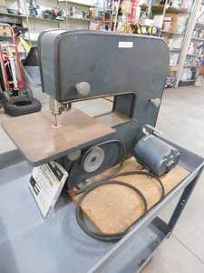 lot 116 image: Craftsman Band Saw