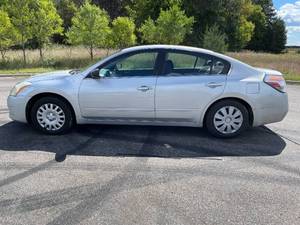 lot 17 image: 2011 Nissan Altima 2.5 S