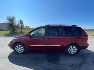 lot 16R image: 2007 Hyundai Entourage Limited