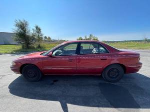 lot 24 image: 1998 Buick Century Limited