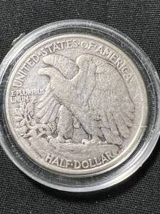 1945 US WALKING LIBERTY HALF DOLLAR IN AIRTITE