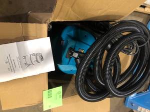 lot 36 image: VEVOR Pond Vacuum Cleaner, 1400W Motor in Single Chamber Suction System customer return see pictures