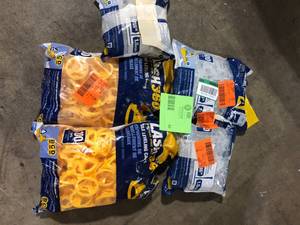 lot 42 image: Lot of assorted Tile Leveling Caps customer return review pictures