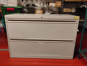 lot 14 image: 30 2 DRAWER LATERAL FILE CABINET