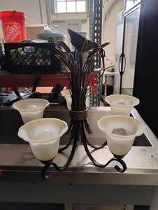 lot 23 image: 5 LAMP CHANDELIER