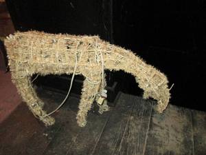 Lighted outdoor Wire framed Reindee...