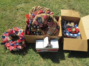 Lot of 4th of July wreaths and misc...